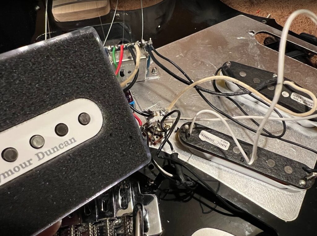 ギルモア先生のブラックストラトを作ってみた